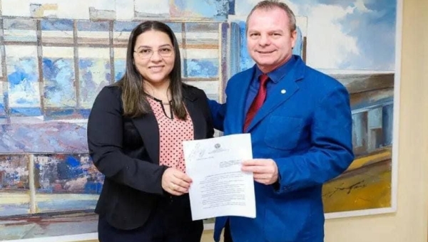 Gladson sanciona projeto de Longo que proíbe comercialização de fogos com barulho no Acre